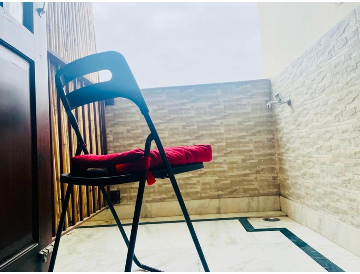 Bluo Studio4 Golf Course Road - Gym, Balcony, Lift Gurgaon Dış mekan fotoğraf