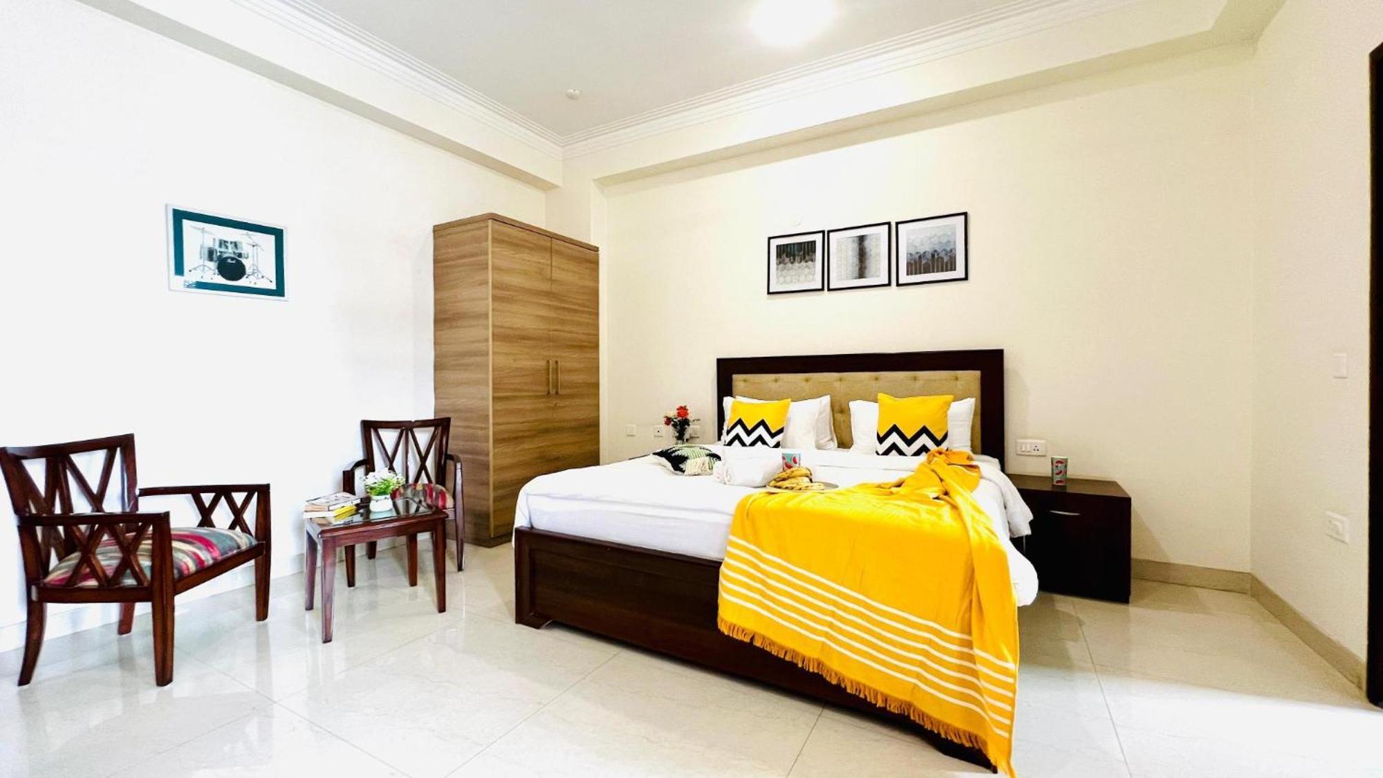Bluo Studio4 Golf Course Road - Gym, Balcony, Lift Gurgaon Dış mekan fotoğraf